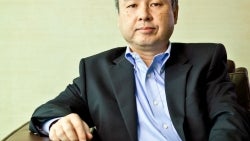 Sprint owner SoftBank to invest $50 billion in U.S. tech sector, might give T-Mobile takeover another try