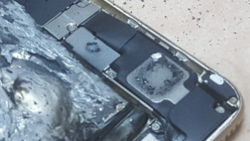 Apple iPhone 6s explodes after charging