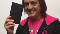 Win a Samsung Galaxy S7 edge from T-Mobile; Sprint starts its Pokemon GO sweepstakes
