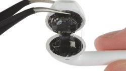 AirPods Teardown: Impossible to repair or recycle