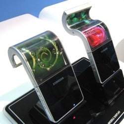 First flexible mobile devices to enter mass production in 2018, says display tech supplier