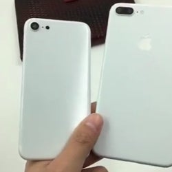 Jet White iPhone 7 and iPhone 7 Plus mockups appear in video
