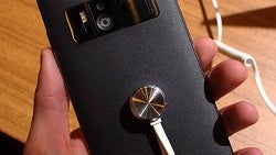 Here's a close-up look at the Asus ZenFone AR - the first phone with support for Daydream and Tango