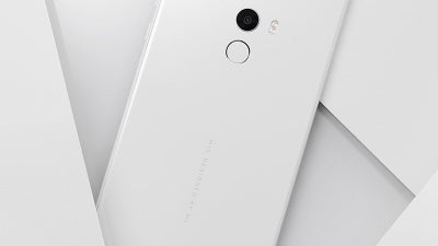 Pearl white Xiaomi Mi Mix gets unveiled on stage at CES 2017, looks delish