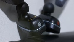 Taking a quick look at LG's answer to the AirPods with the Tone Free