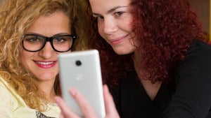 Google Pixel XL vs iPhone 7 Plus vs Galaxy S7 edge vs LG V20 selfie shootout: here's how they compare