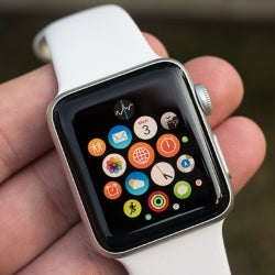 Apple patented a wristband that could increase the Apple Watch's battery life