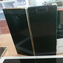 New Sony Xperia phones allegedly photographed before MWC 2017 debut