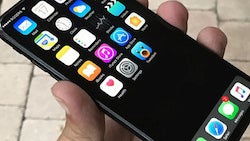 Add an iris scanner to the iPhone 8's list of suspected features