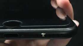 Some Matte Black iPhone 7 units have paint chipping issues
