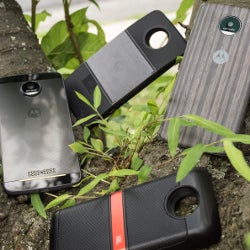 Motorola promises to launch 12 new Moto Mods this year