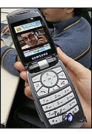 Samsung to showcase a HSDPA phone at CES