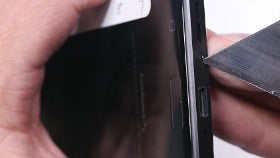 Nokia 6 is put through a scratch and bend test