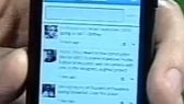 Video of the Sony Ericsson Vivaz showing Twitter and Facebook functions