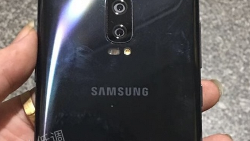 Samsung Galaxy S8+ prototype with vertical dual cameras on back appears once again