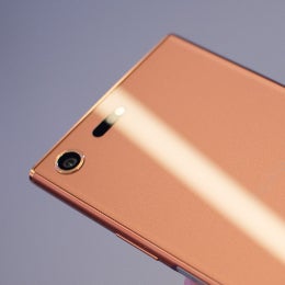 Hands On With The Bronze Pink Sony Xperia Xz Premium Phonearena