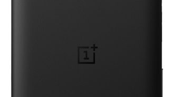 Latest OnePlus 5 render shows off-center dual camera setup; phone appears on AnTuTu