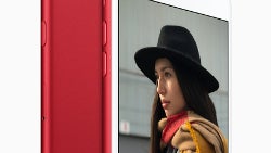 What color do you prefer on the face of a red smartphone?