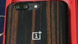 More OnePlus 5 photos leak out, cases and retail box included