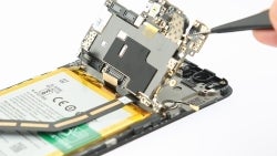 OnePlus 5 teardown confirms three-layer design, chips hard to replace