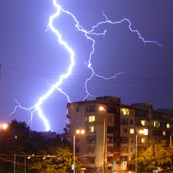 How to take epic photos of lightning storms with your smartphone camera ...