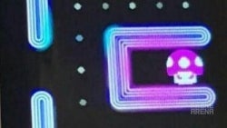 Even more Meizu Pro 7 leaked images show what playing Pac Man on its secondary screen looks like