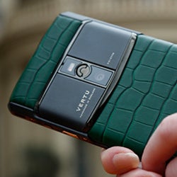 Super-luxury phone maker Vertu shuts down unable to pay its bills