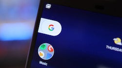 A new Google Now design begins to roll out to some Pixel phones