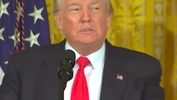 Foxconn’s CEO and president Trump announce plans for a $10 billion LCD factory in Wisconsin by 2020