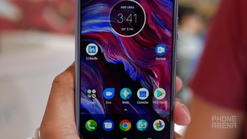 Moto X4 hands-on: upper mid-range beauty with Snapdragon 630