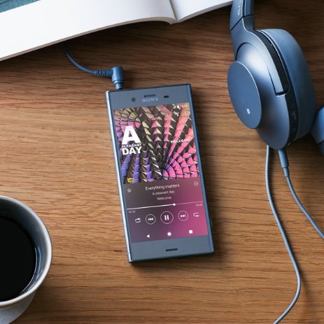Sony Xperia Xz1 Launches In Us As The First Phone To Run Android Oreo Out Of The Box Phonearena