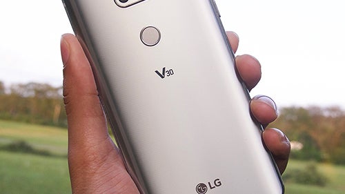 Holding out for an unlocked LG V30 in the US? You'll probably have to wait a bit longer