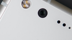 Google community manager: "new Pixels still come with a headphone jack if you count the USB-C port"