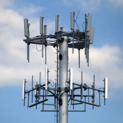Verizon and AT&T team up to lease new cell towers being built by a third party