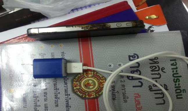 This Apple iPhone 4s and third party charger are allegedly to blame for the electrocution death of a Thai man - Apple iPhone 4s fatally electrocutes a 28 year-old man in Thailand