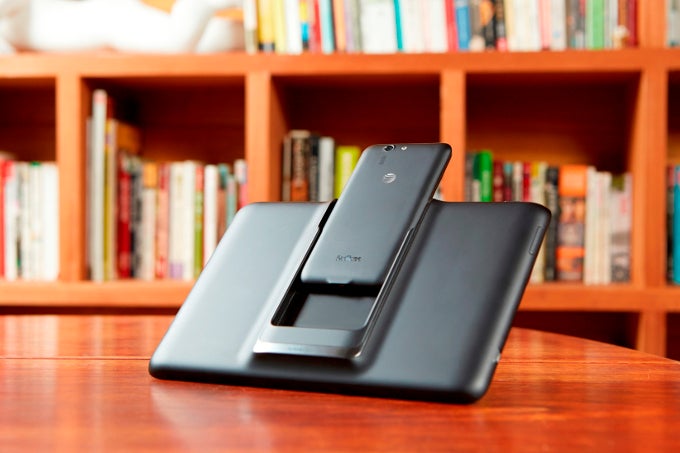 The phone that becomes a tablet: AT&T announces deal to carry the new, Android 4.4 KitKat-touting PadFone X