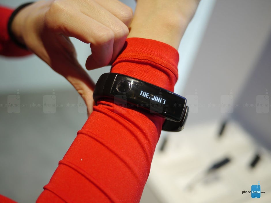 LG Lifeband Touch hands-on