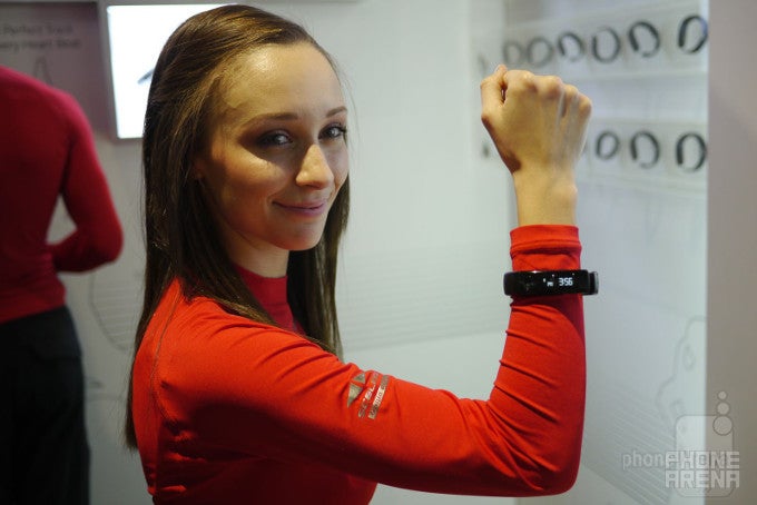 LG Lifeband Touch hands-on