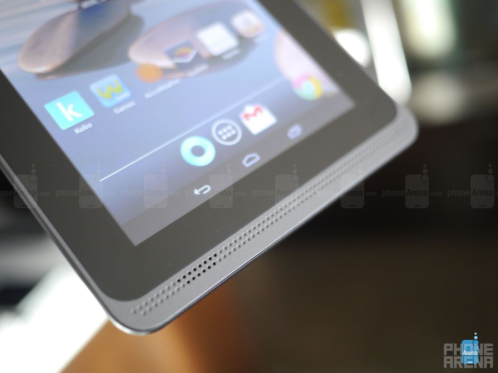 Front-facing speaker - Acer Iconia B1-720 hands-on