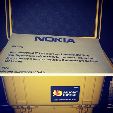 Picture, taken by the rapper, of the message Nokia sent with its gift - Nokia gives 50 Cent a Nokia Lumia 1020 for free