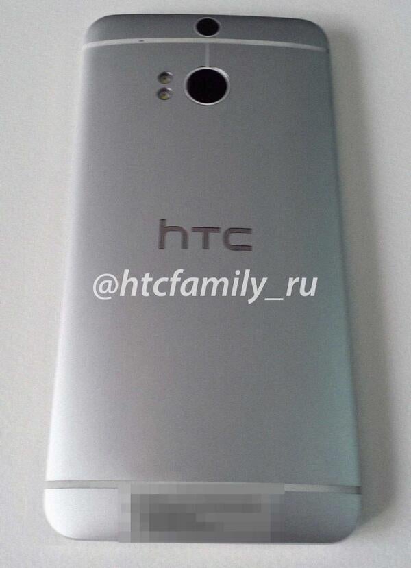 HTC M8 leaks in first real life picture, device sports a twin-sensor camera and dual LED flash