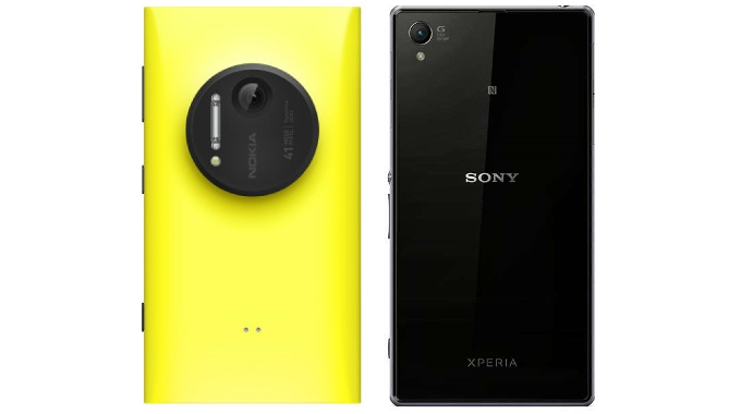 What is lossless zoom and how does it work in the Lumia 1020 and Xperia Z1?