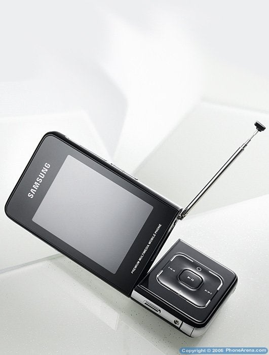 Samsung announces dual-face phones: F300 and F500