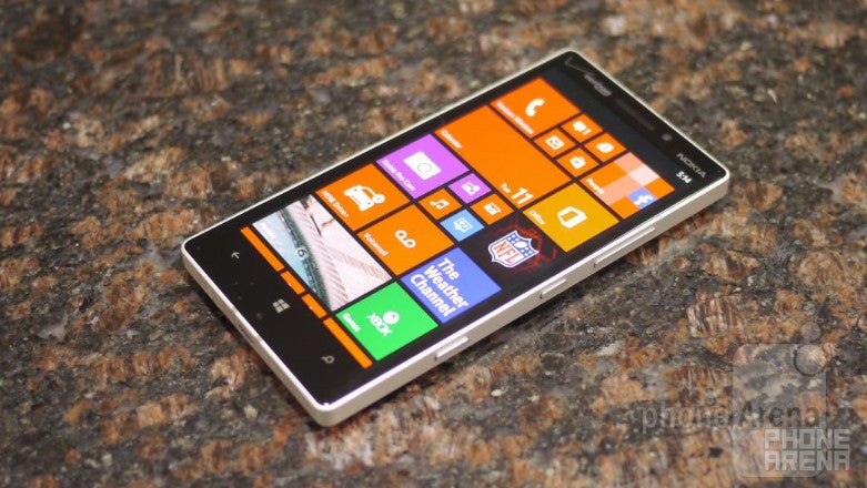Nokia Lumia Icon unboxing and hands-on