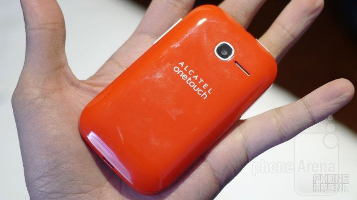 Alcatel OneTouch Pop Fit hands-on: the fitness &quot;wearable&quot; smartphone