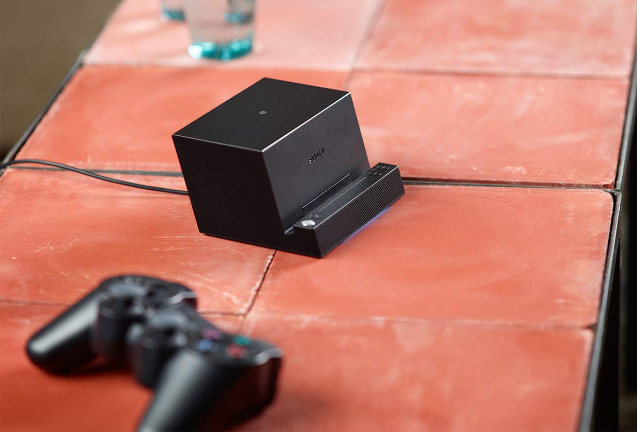 Sony&#039;s Bluetooth Speaker dock with Magnetic Charging Pad and DUALSHOCK3 wireless gamepad will go well with the Z2 Tablet - Sony Xperia Z2 Tablet specs review