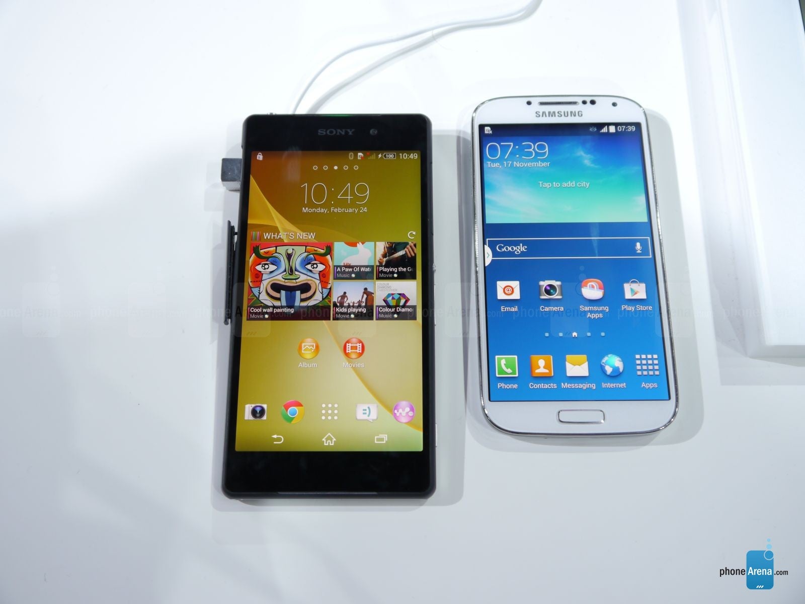 Sony Xperia Z2 vs Samsung Galaxy S4: first look