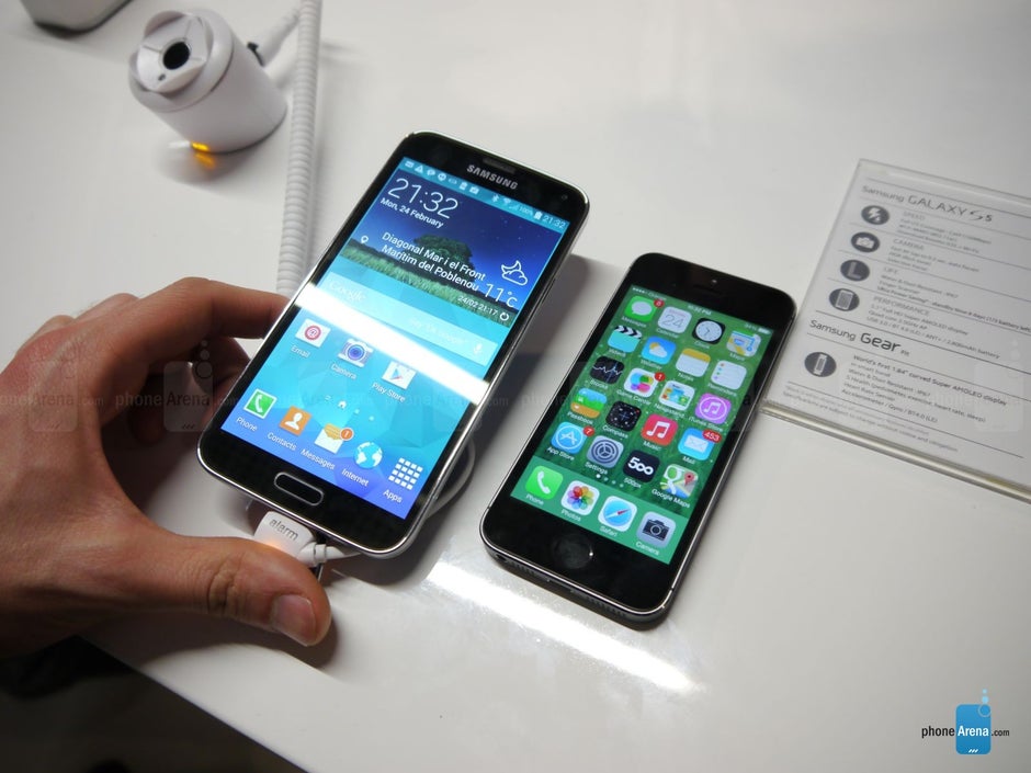 Samsung S5 iPhone first look - PhoneArena