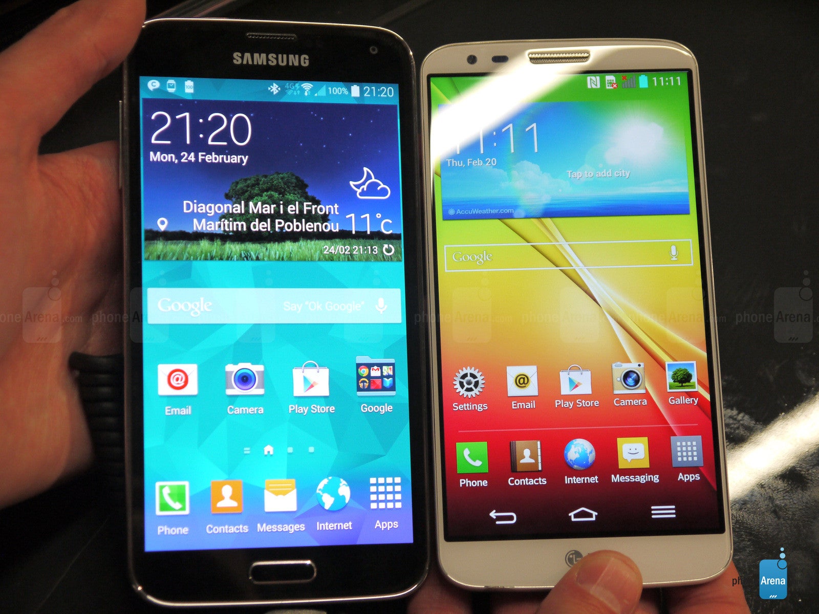 Samsung lg телефон. LG vs Samsung. LG g2 vs Samsung Omnia. LG Samsung 100. Самсунг LG.