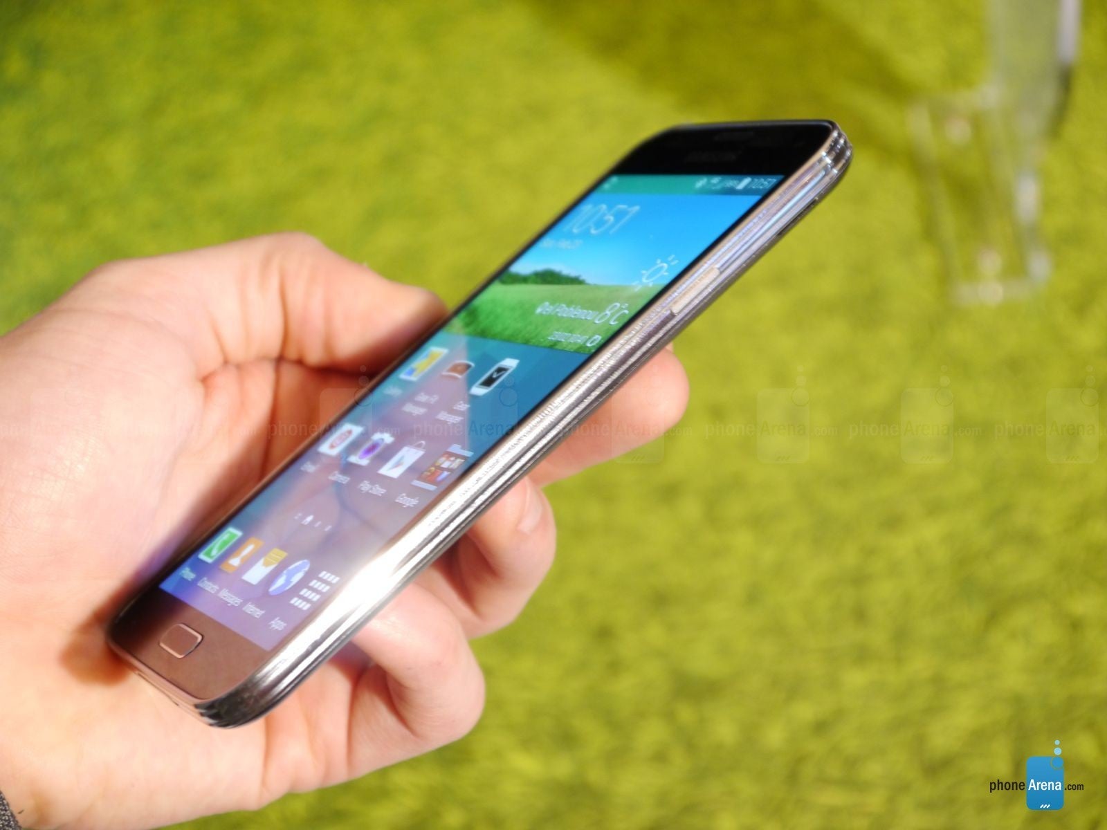 Spring chickens: Samsung Galaxy S5 vs Sony Xperia Z2 comparison preview